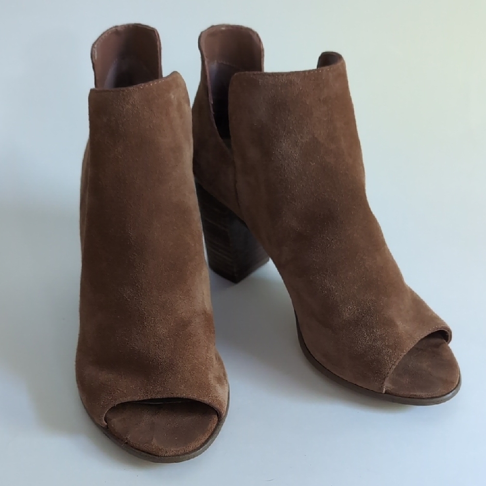 Steve Madden Brown Heeled Boots with Chunky Heel
